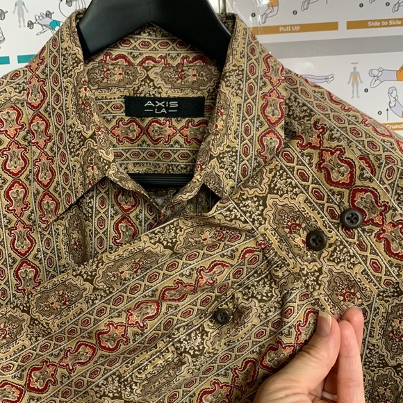 AXIS LA - Mens L Beige. Red. Patterned. Button down. - Picture 2 of 2